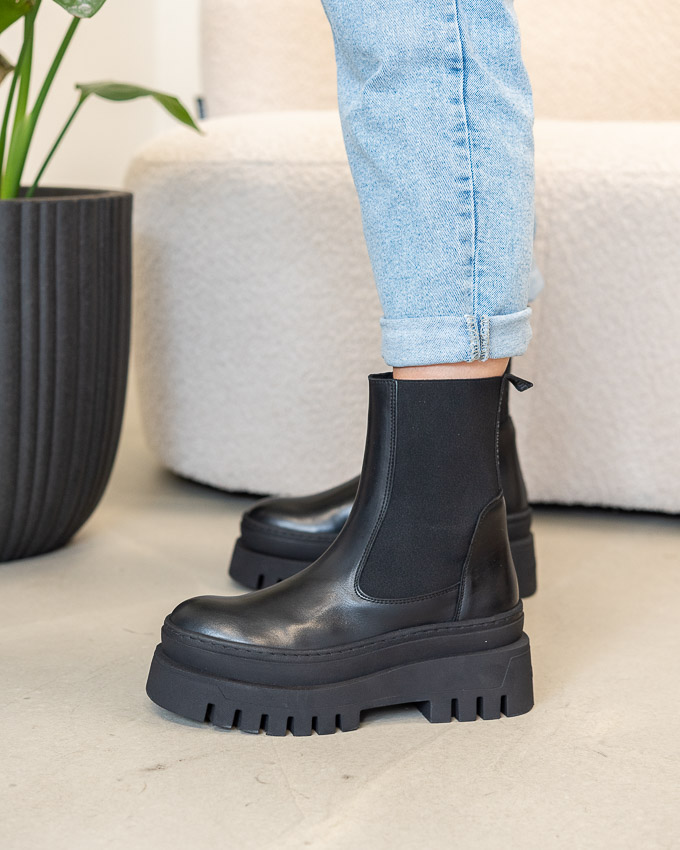 Steve madden impass discount chelsea mid boot